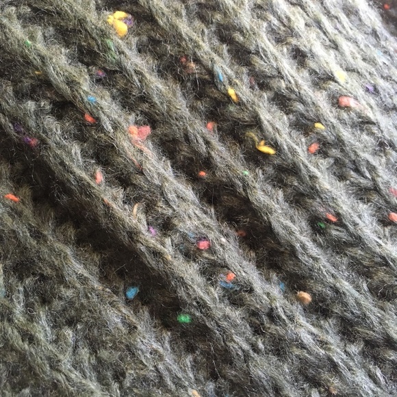Steve Madden Scarf w/Multicolored speckles - Picture 3 of 3